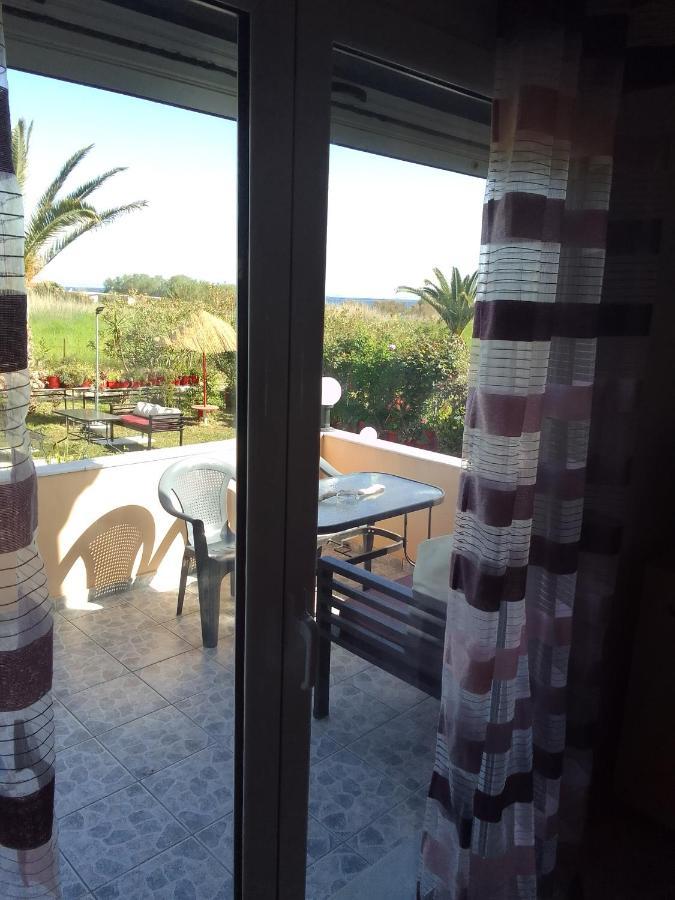 Studios Στουσ Πυργουσ Θερμησ Mytilene ภายนอก รูปภาพ